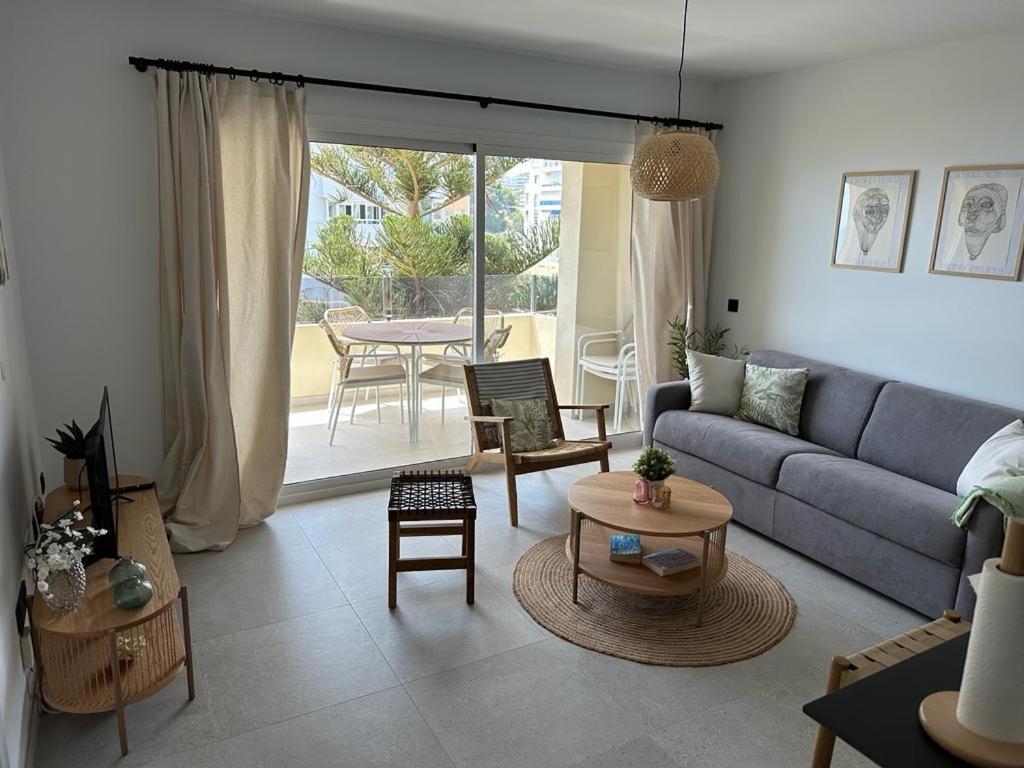 Apartment 121- Beachfront With Views,